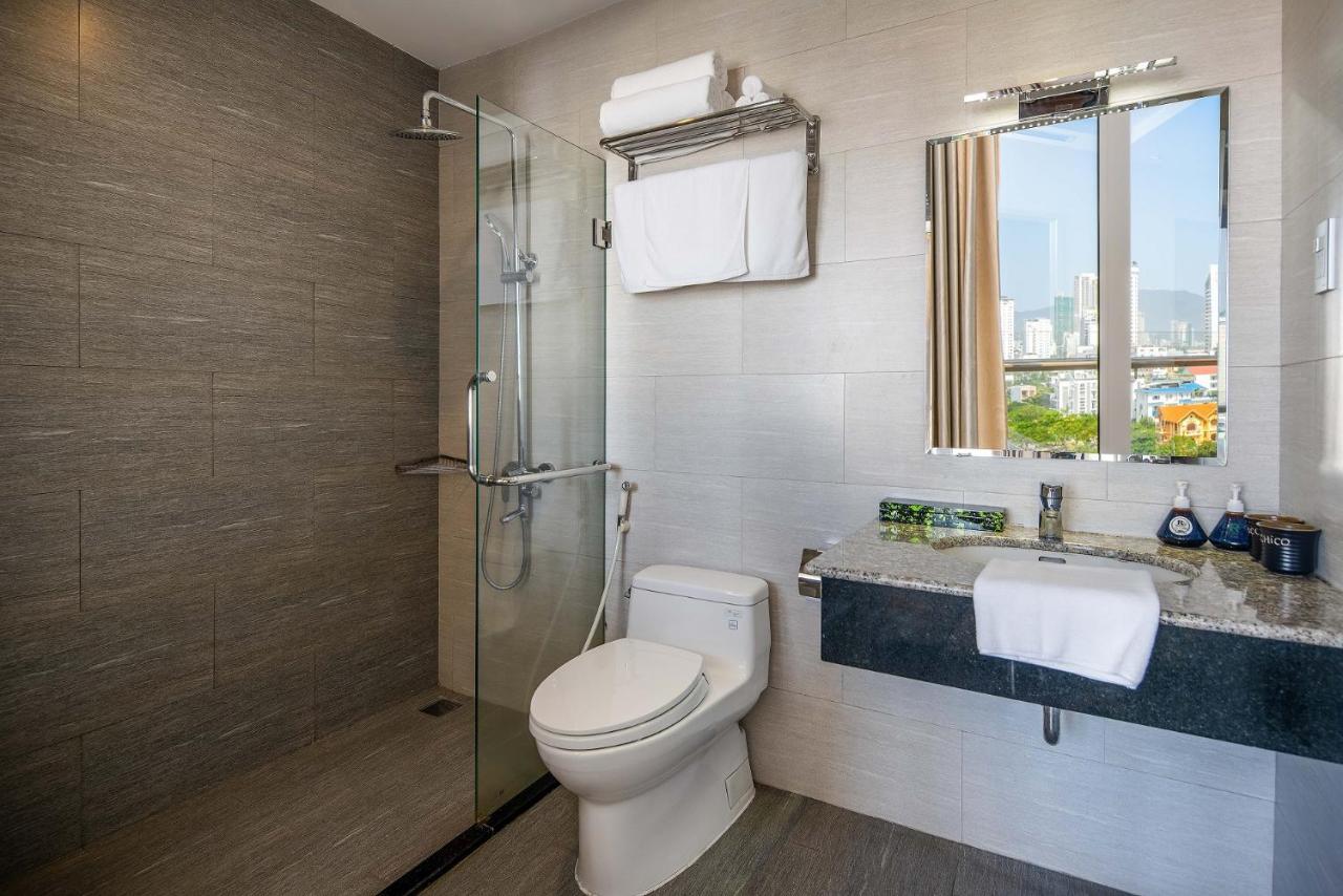 Richico Luxury Apartel Ocean Danang Exterior photo