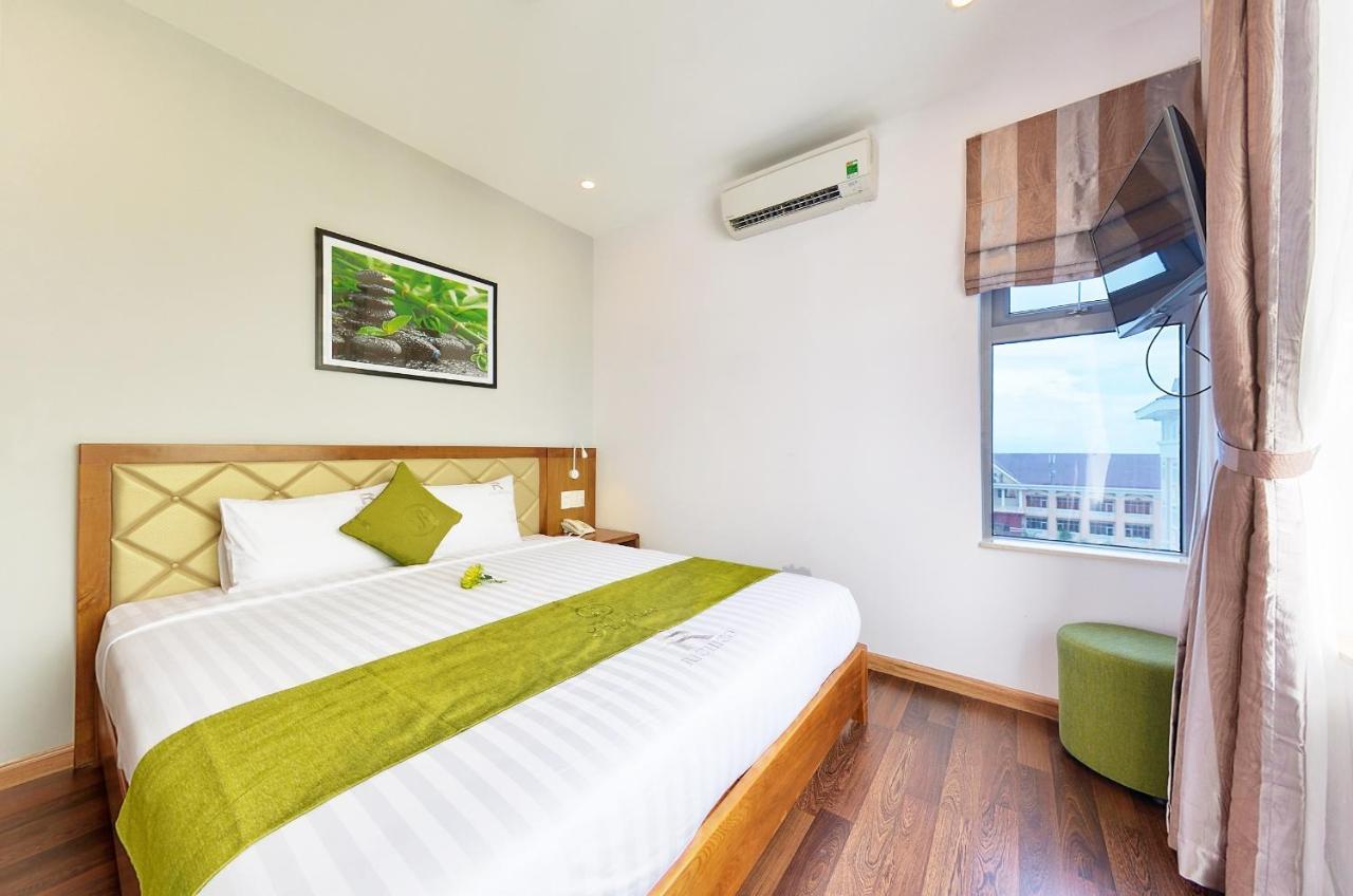 Richico Luxury Apartel Ocean Danang Exterior photo