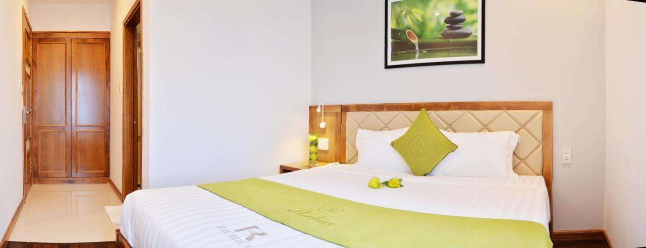 Richico Luxury Apartel Ocean Danang Exterior photo